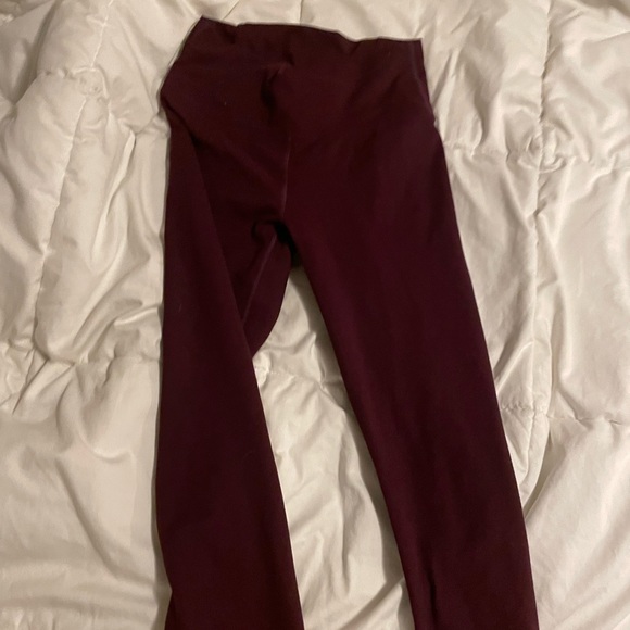 Maroon fabletics leggings - Picture 1 of 2
